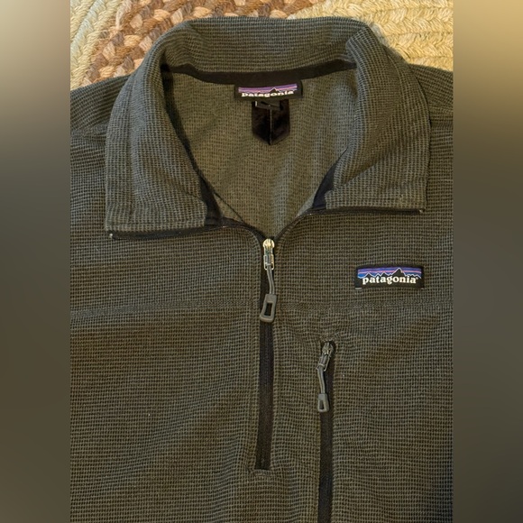 Patagonia Men's Gray and Black Pullover, Men’s Size Medium - Picture 4 of 4